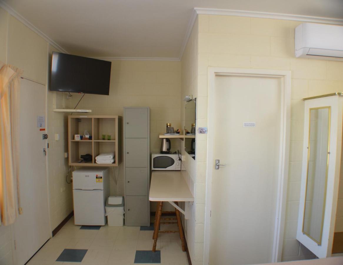 Glossop Motel Winkie エクステリア 写真