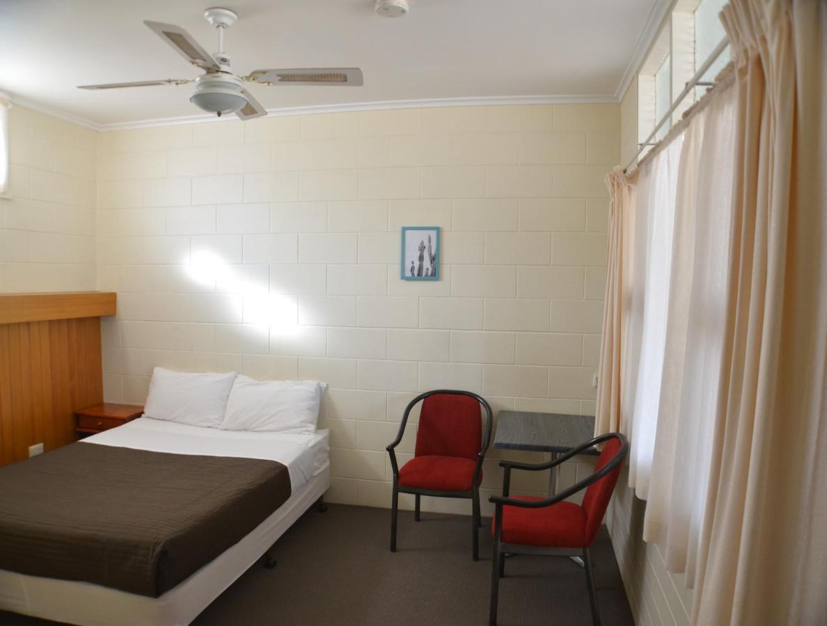 Glossop Motel Winkie エクステリア 写真